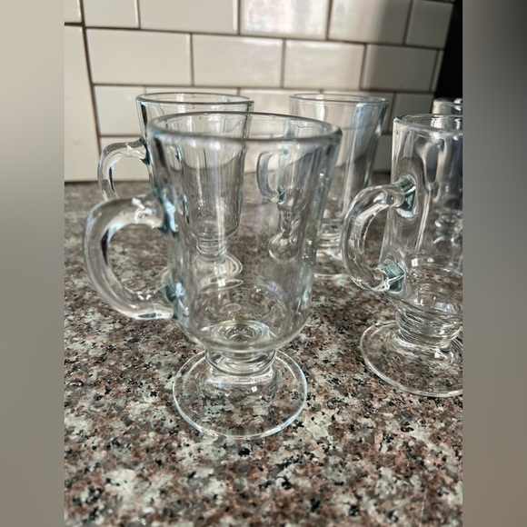 New Beautiful Glasses With Handles - Picture 3 of 3